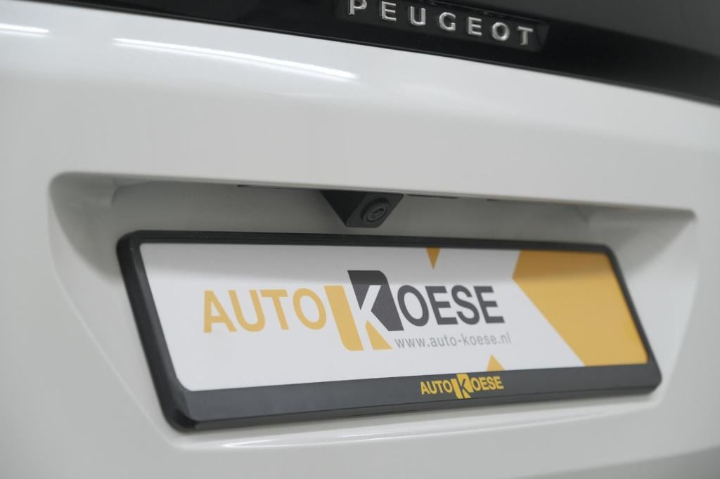 Peugeot 3008 puretech 130 eat8 style | camera | parkeersensoren | navigatie
