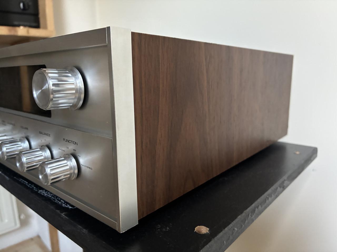 Een perfecte Sanyo tuner/versterker DCX-2500L.