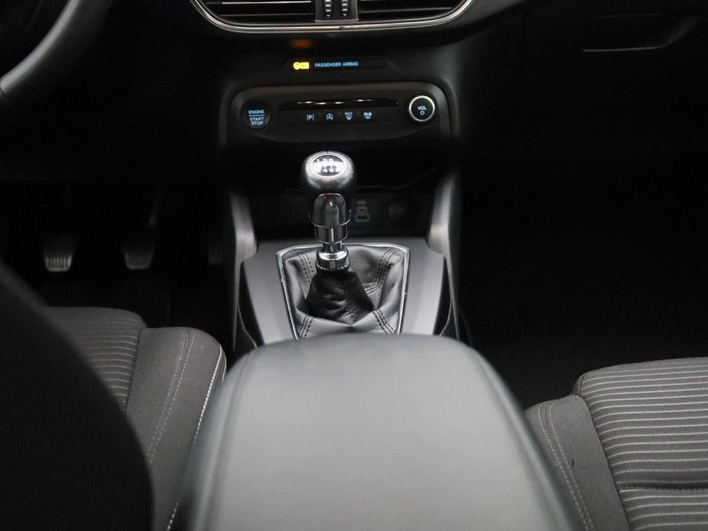 Ford Focus wagon 1.0 ecoboost hybrid titanium navigatie | pdc | apple carpl