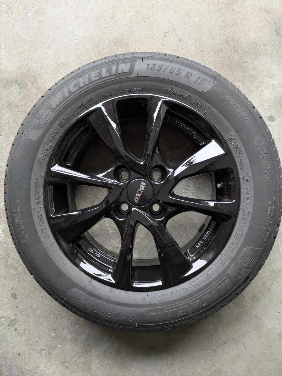 15 inch velgen, merk  OXXO, met banden