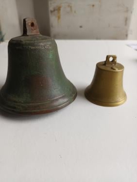 2 koperen bellen