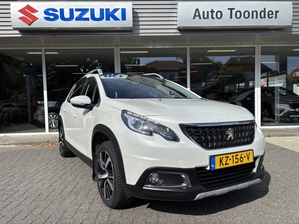 Peugeot 2008 allure 1.2-111pk/panoramadak/trekhaak