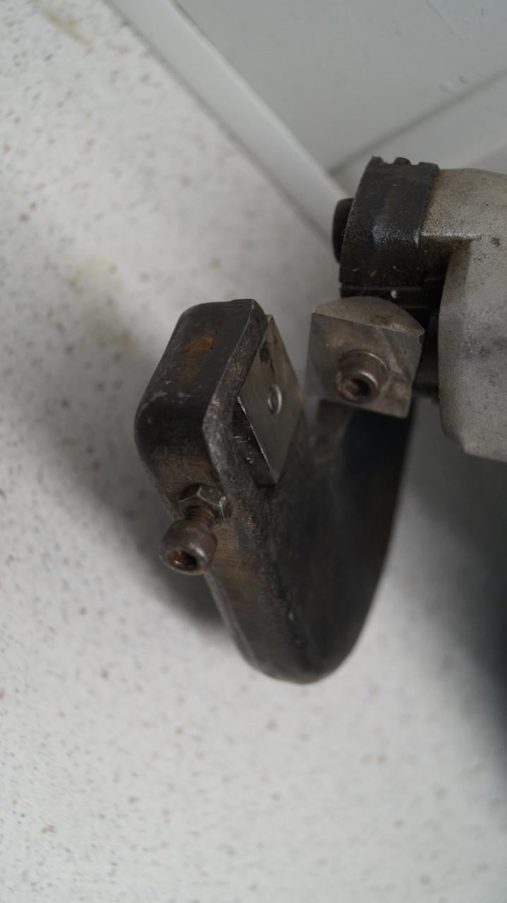 Makita JS3200 plaatstaal knipper.