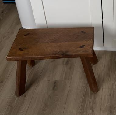 Voetenbankje / krukje / plantentafeltje