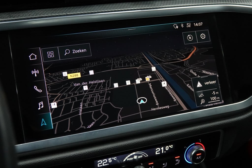 Audi Q3 1.5 tfsi | panoramadak | pdc |
