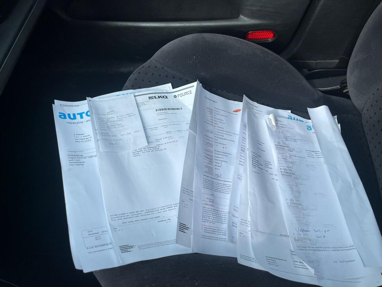 Volkswagen Golf 1.6 Trendline AUTOMAAT, dakraam, trekhaak, goed onderhouden