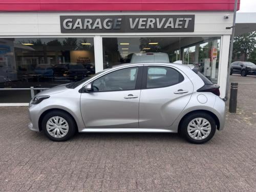 Toyota Yaris 1.5 hybrid 115 active