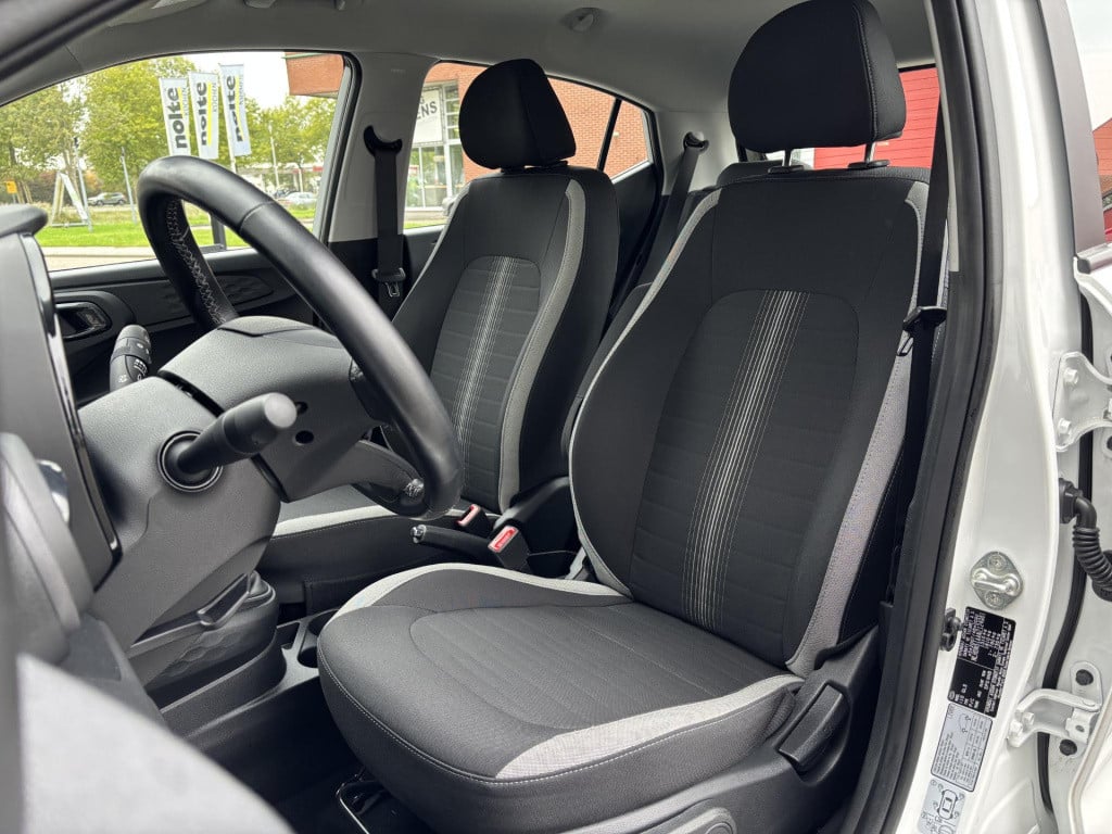 Hyundai I 10 1.0 comfort | apple carplay/android auto | two-tone lakkleur |