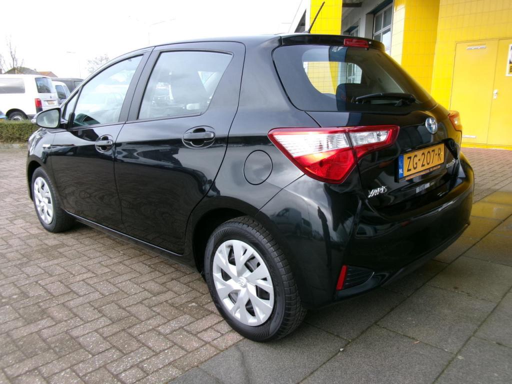 Toyota Yaris 1.5 hybrid clima, camera, multimedia, bluet.