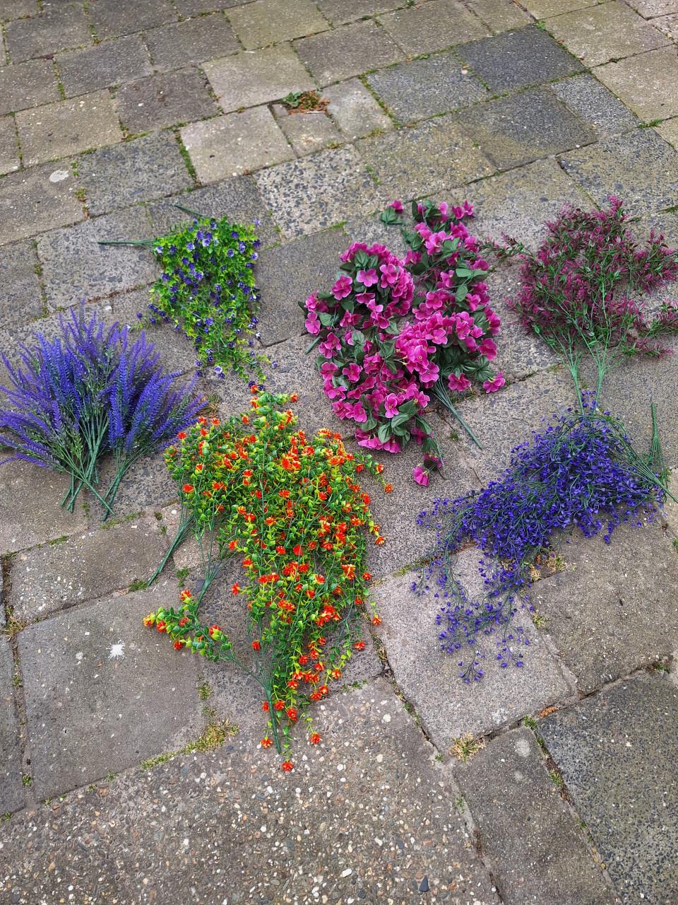 Partij  nieuwe kunstbloemen 1 koop