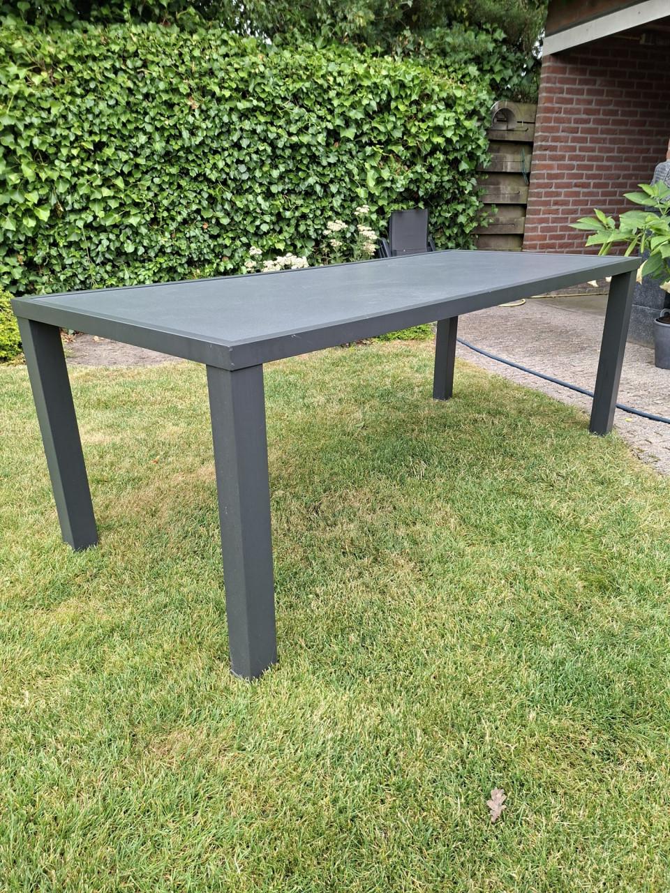 Luxe tuintafel 6-8 personen