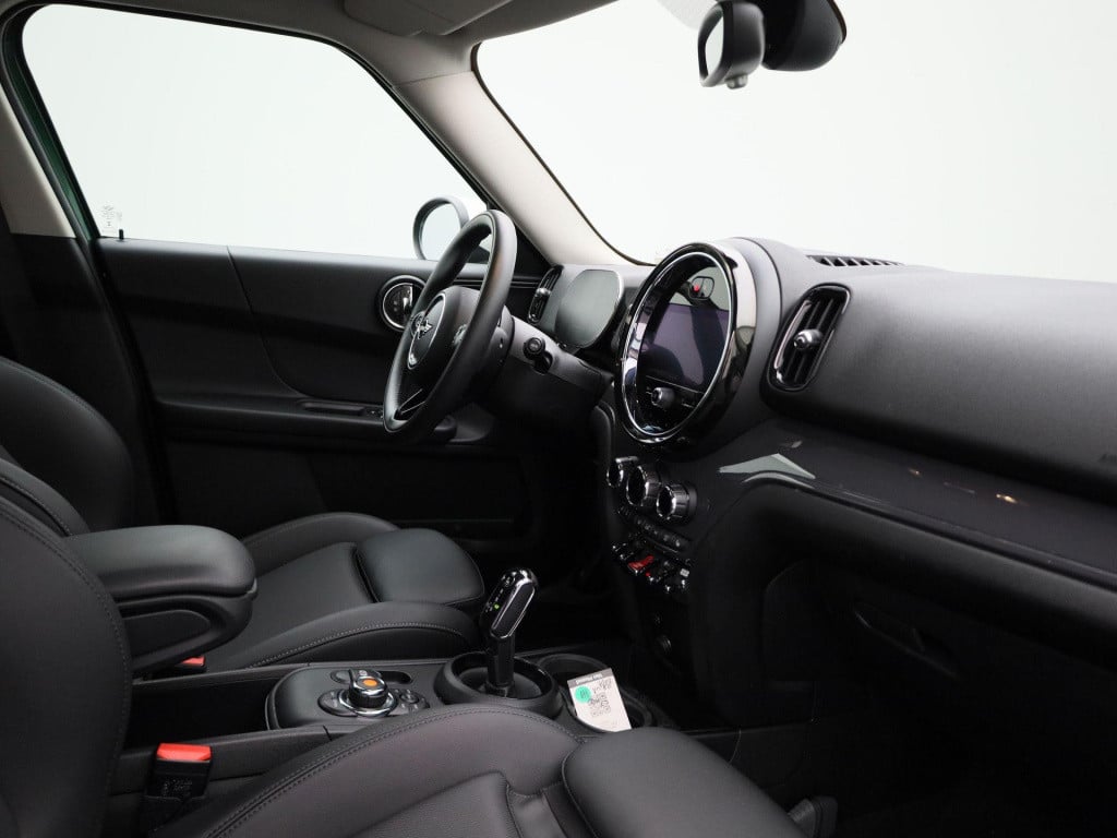 Mini Countryman 1.5 cooper business edition | automaat | lage km stand | ac