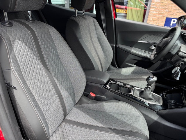 Peugeot 2008 allure 1.2 pt-100pk navigatie | apple carplay & android auto |