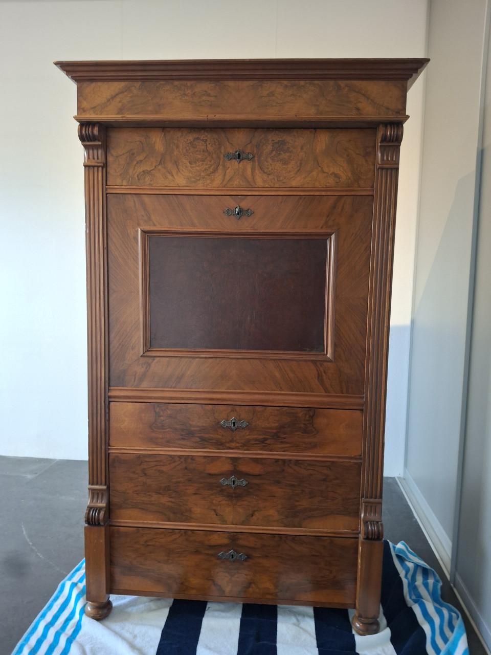 Biedermeier secretaire 19e eeuw. Mahoniehout.