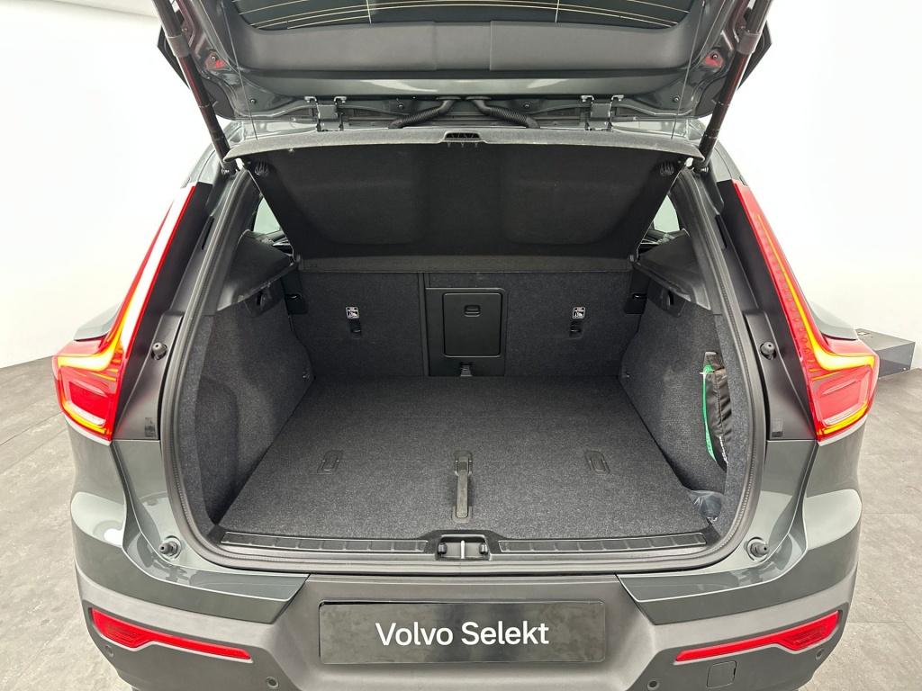 Volvo XC40 b4 197pk plus dark| camera| trekhaak| adap.cruise| h&k audio