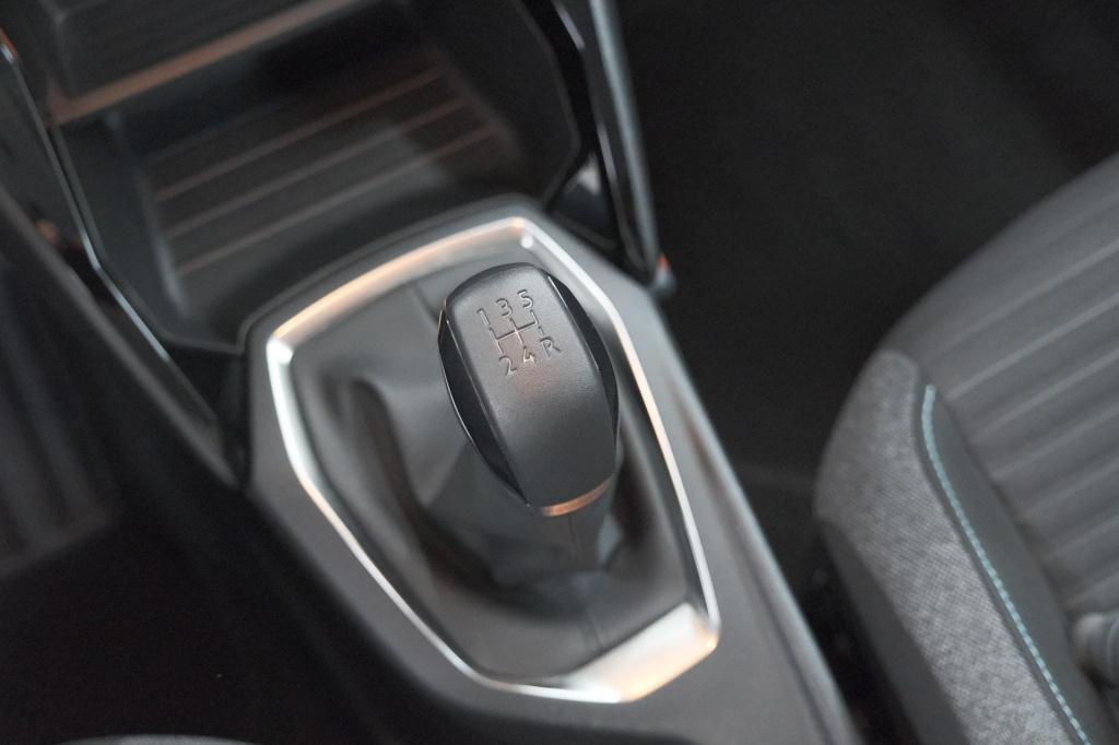 Peugeot 208 1.2 puretech style | parkeersensoren | navigatie | apple carpla