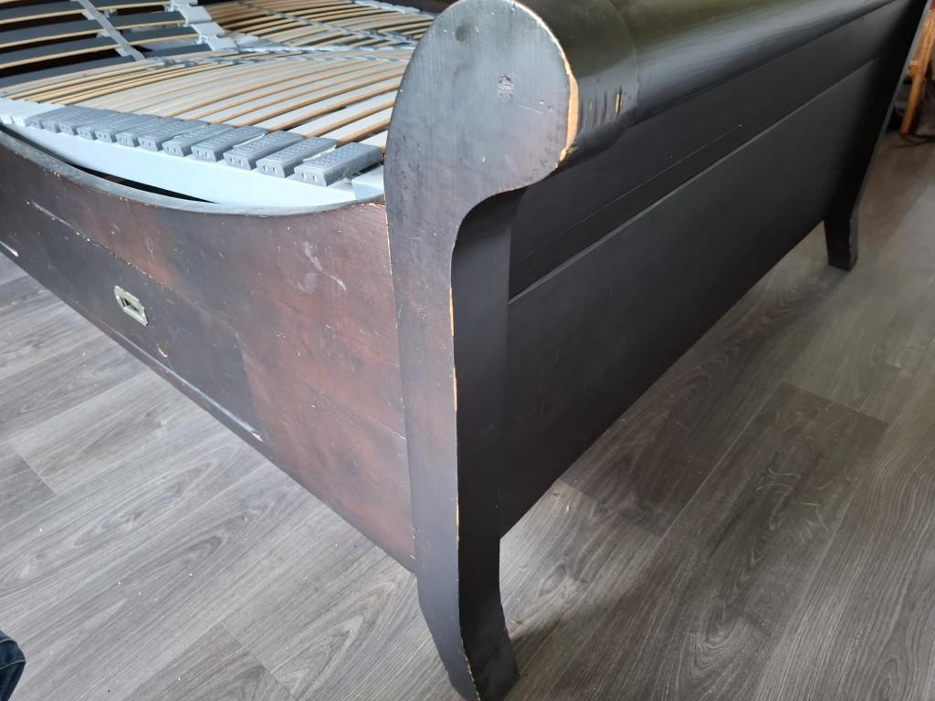 Tweepersoonsbed 140x200 met opberglades en verstelbare lattenbodems