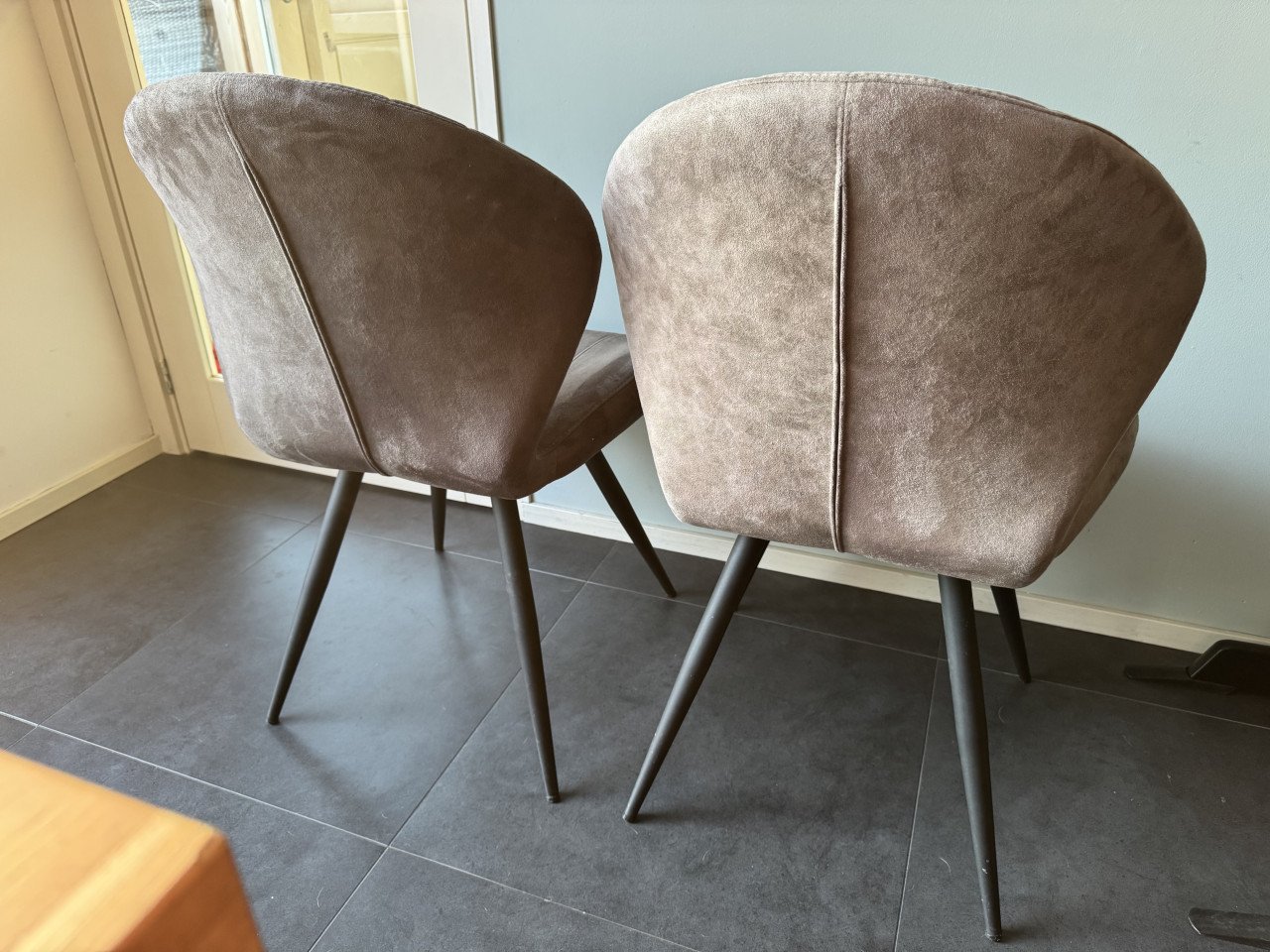 Massief eikenhouten eettafel inclusief stoelen
