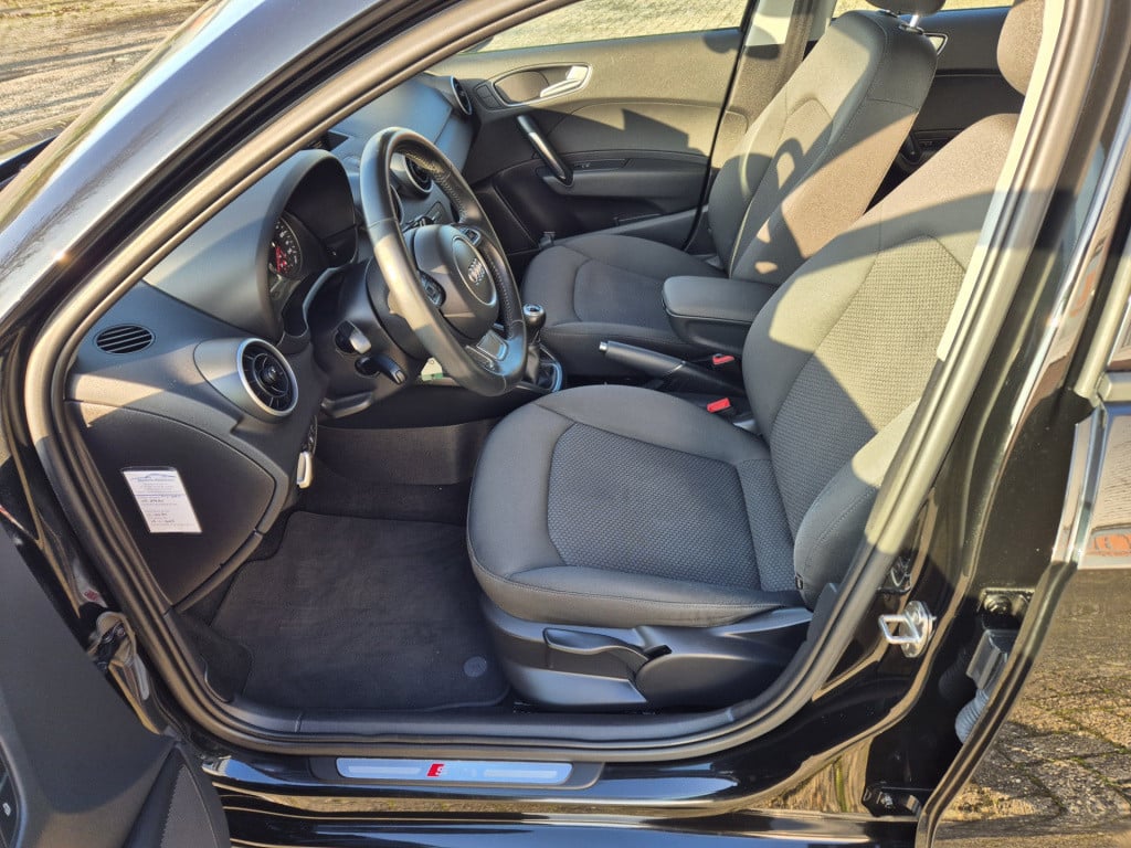 Audi A1 Sportback 1.0 tfsi adrenalin s-line