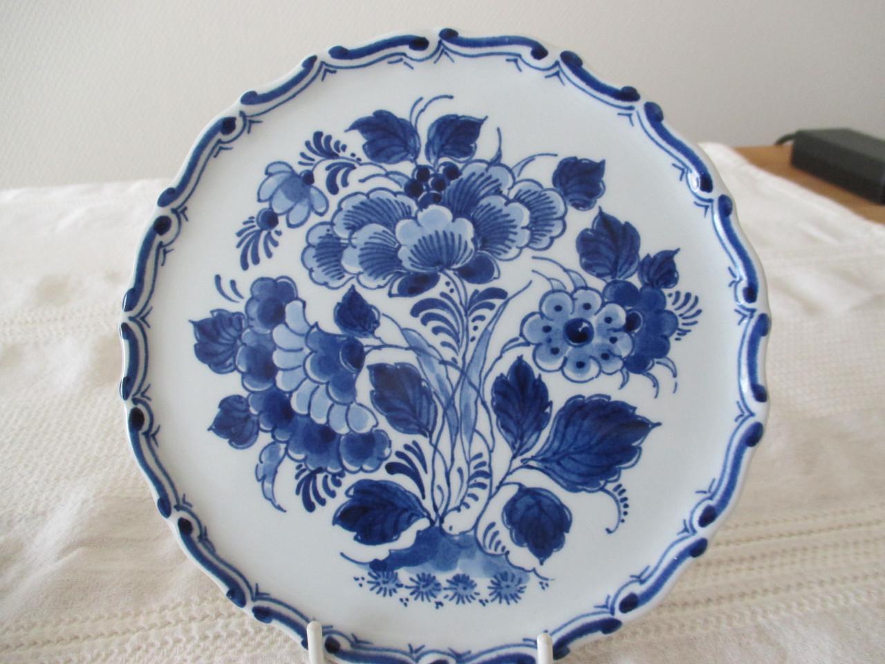 3 zeer Mooie bij elkaar passende Delftsblauwe bordjes ( Porcelyne fles )