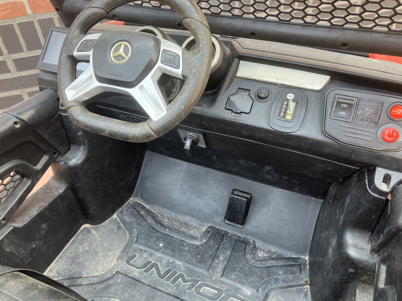 2 zitter speelgoedauto Hobbyproject voor klusser
