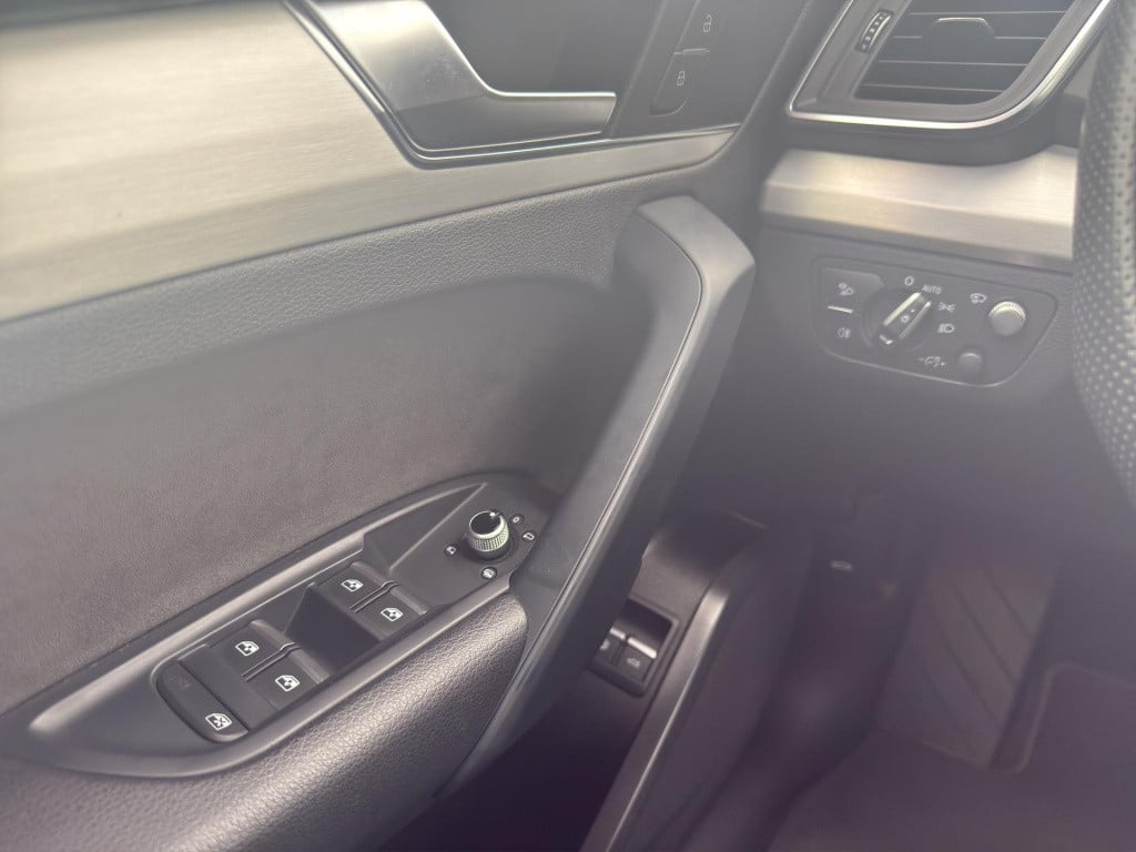 Audi Q5 55 tfsi e quattro competition s-line | luchtvering | head-up | 20"|