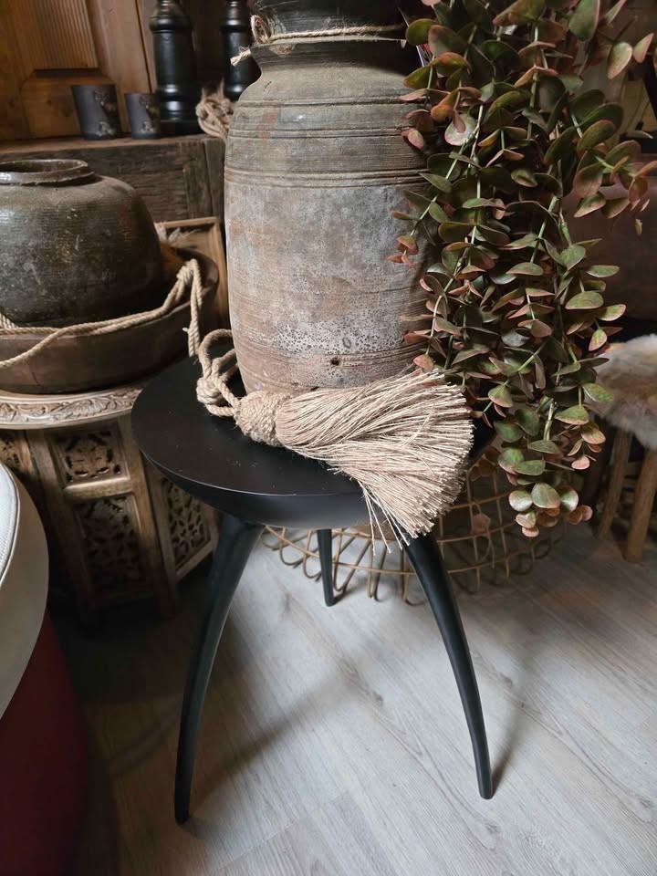 SCHITTERENDE DECORATIE, KASTEN, TAFELS, STOELEN, 3Z FACTORY ARNEMUIDEN