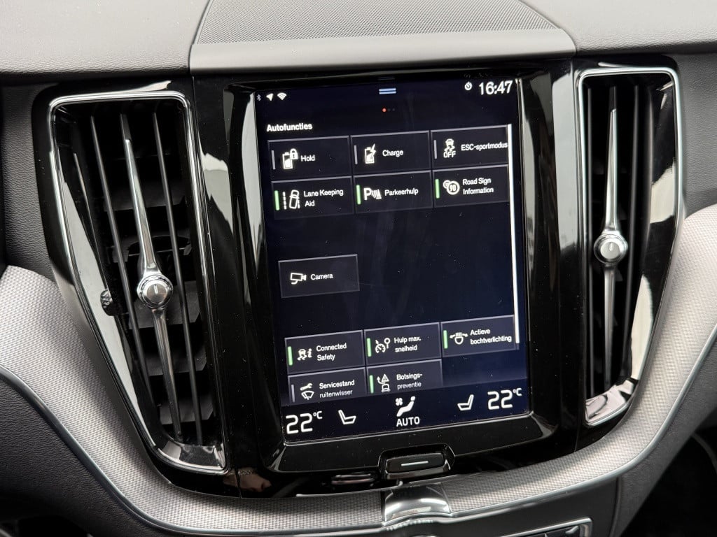 Volvo XC60 t8 390pk recharge r-design| panodak| luchtvering| trekhaak| came