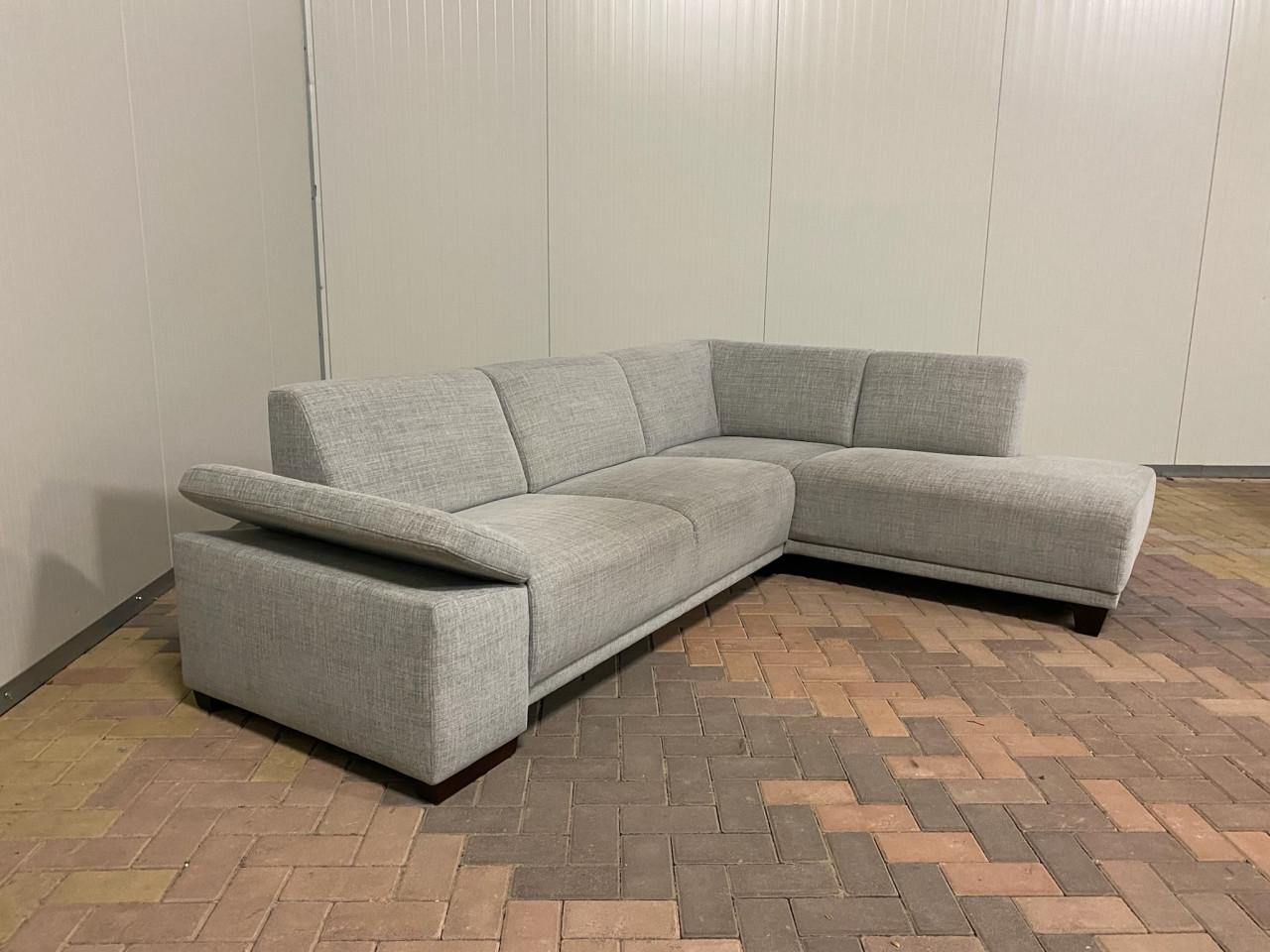 GRATIS LEVERING HEEL NL  Mooi Grijs Stoffen Hoekbank