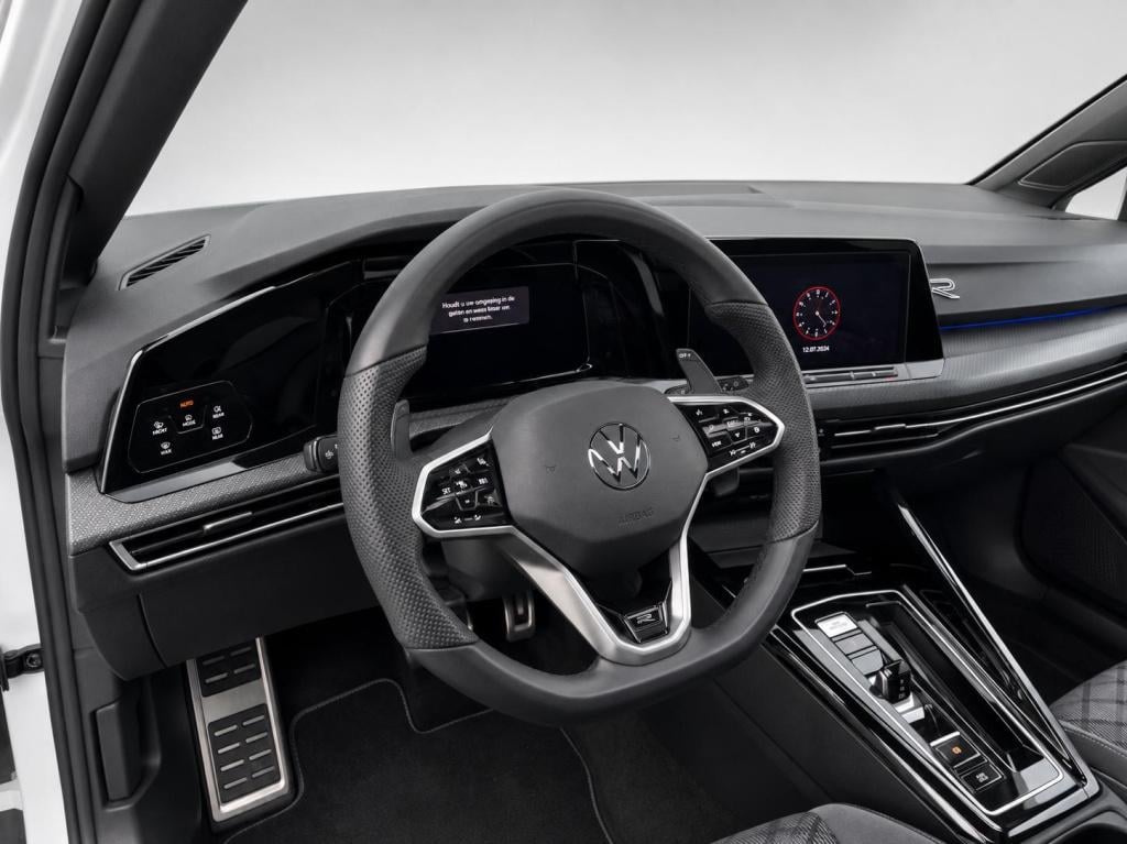 Volkswagen Golf 1.5 etsi r-line business | automaat | panoramadak | 19 inch