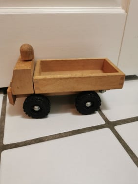 Houten vrachtwagentje
