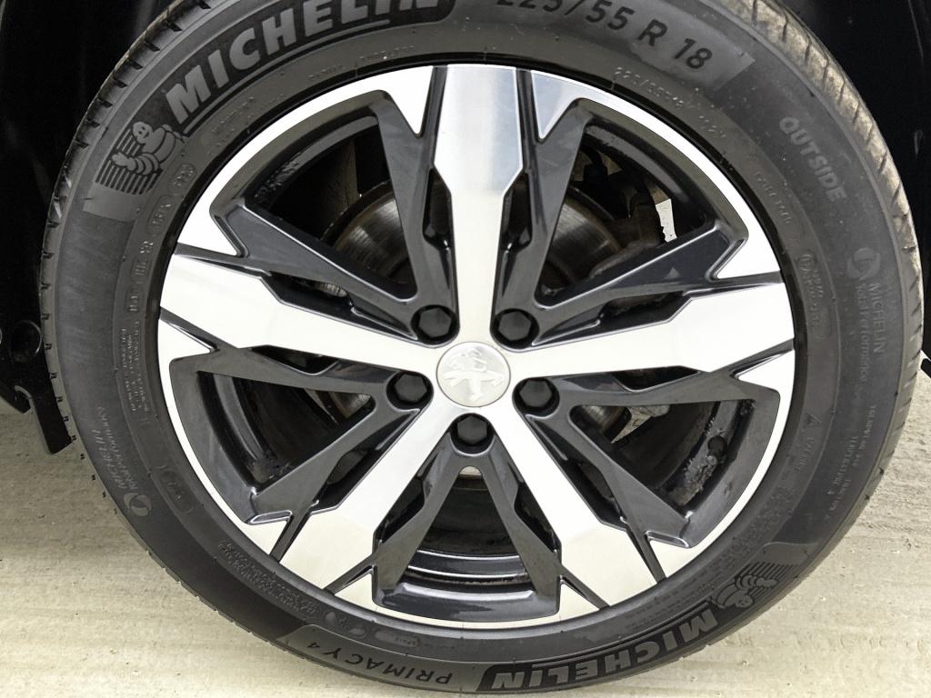 Peugeot 3008 1.2 puretech allure limited automaat | navigatie | grip contro