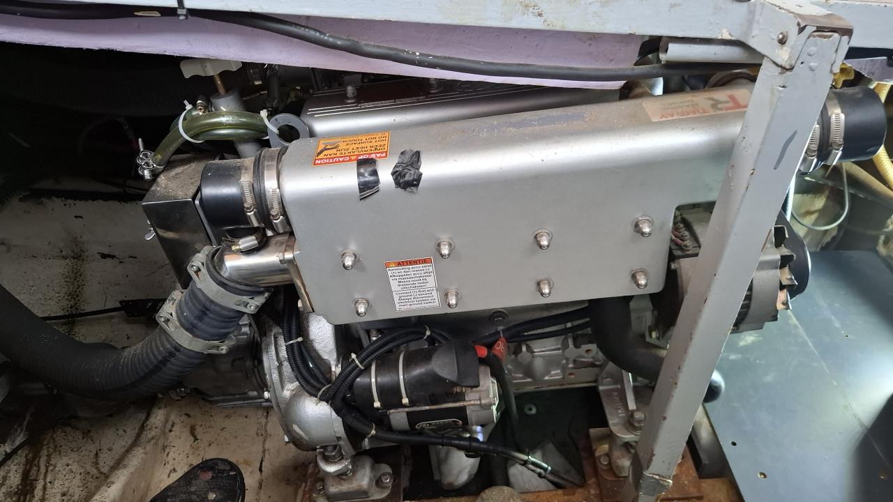 Te koop polyester Jacht 9.5 M