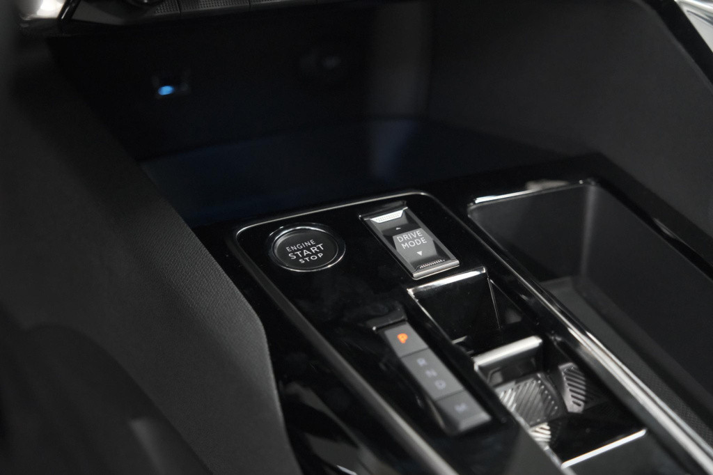 Peugeot 5008 hybrid 136 e-dsc6 allure | camera | apple carplay | navigatie 