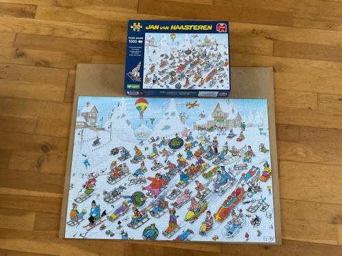 Jan van Haasteren puzzel 1000 stukjes van Onderen € 10