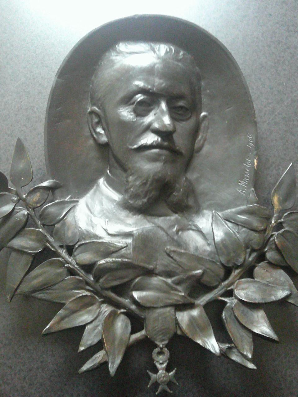 MONUMENTALE BRONZEN HERDENKINGSPLAQUETTE 1906