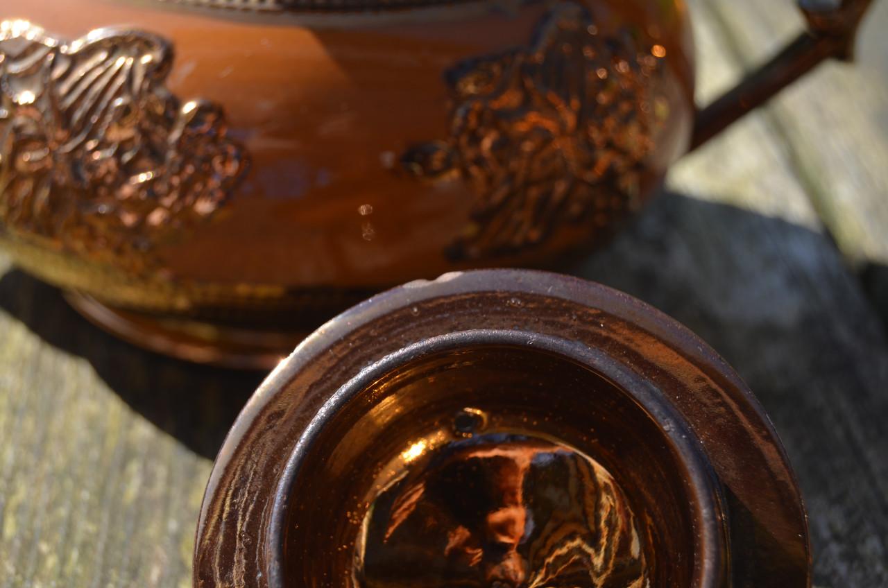 Goudsteen Staffordshire ca. 1850 Koffiepot