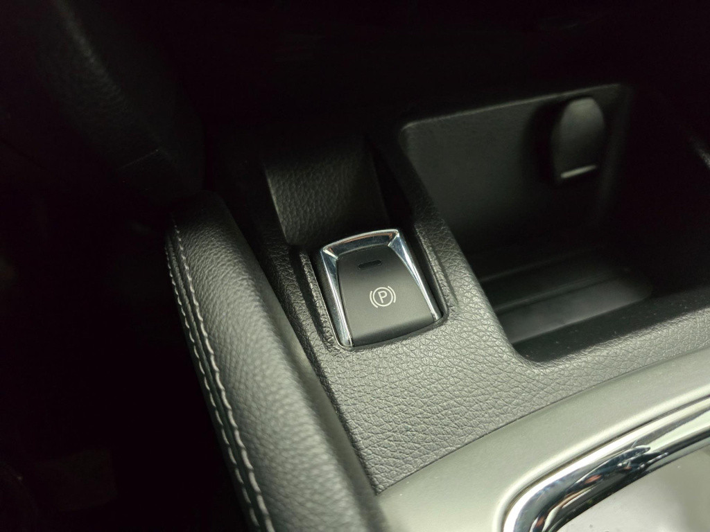 Nissan Qashqai occasion automaat | met trekhaak en parkeercamera | tweedeha