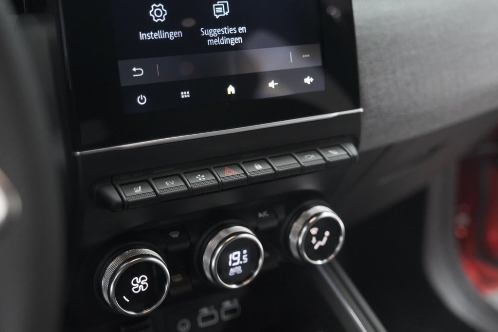 Renault Clio 1.6 e-tech full hybrid 145 techno | 360 camera | bose audio | 