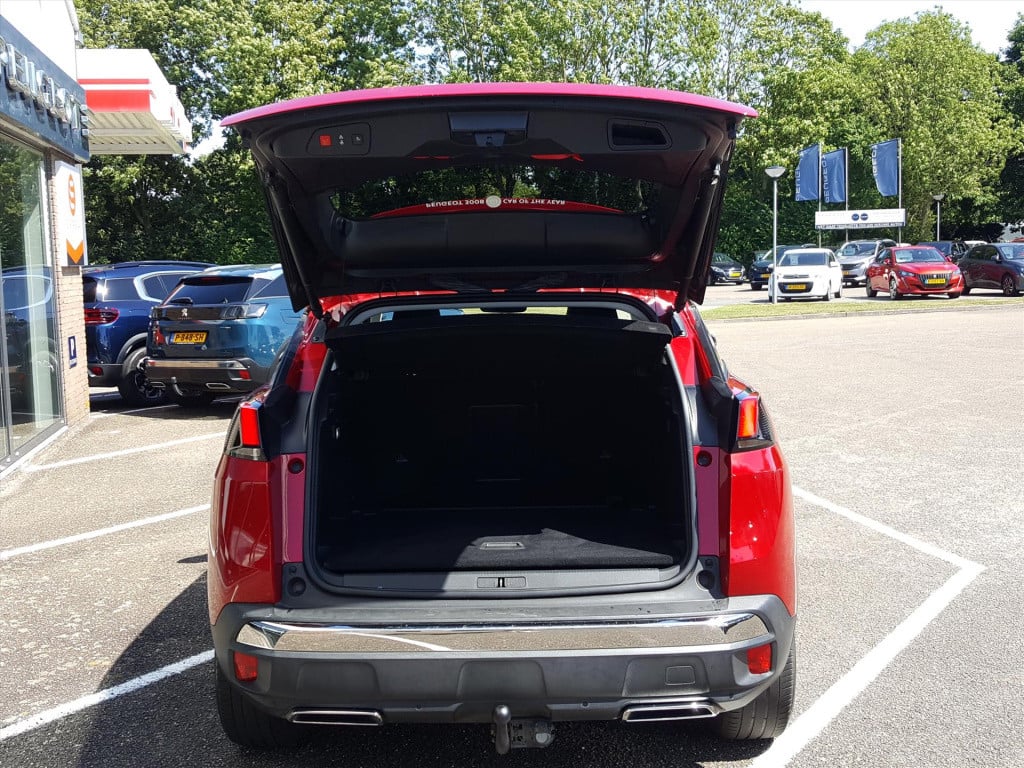 Peugeot 3008 1.2 130pk première automaat navigatie | trekhaak | panoramisch