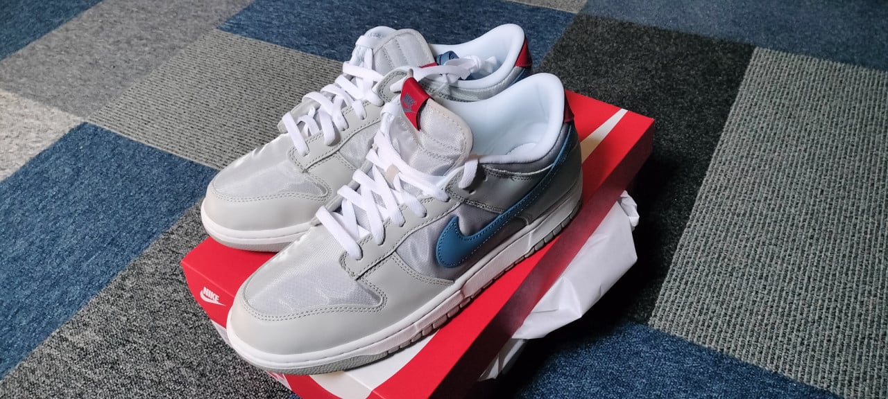 Nike Dunk Low QS silver Surfer maat 44
