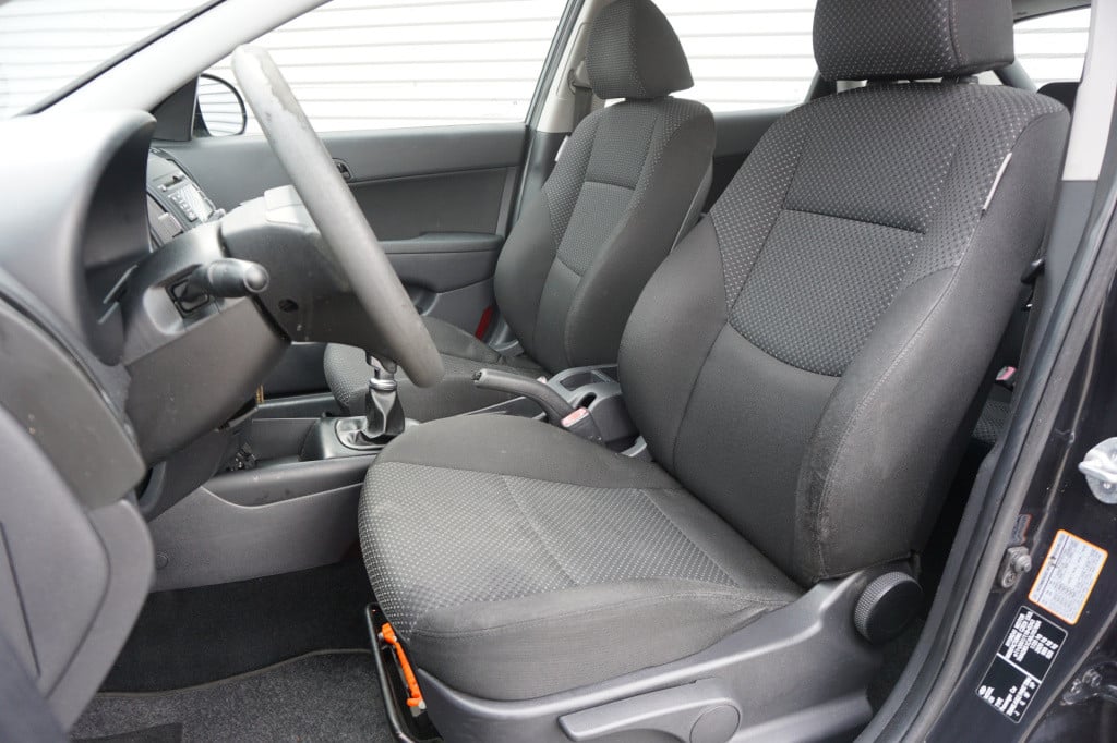 Hyundai I 30 1.4i i-drive cool airco / elektr. ramen / nap