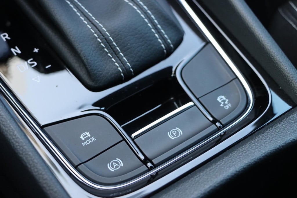 Skoda Karoq 1.5 tsi 150pk dsg7 sportline business