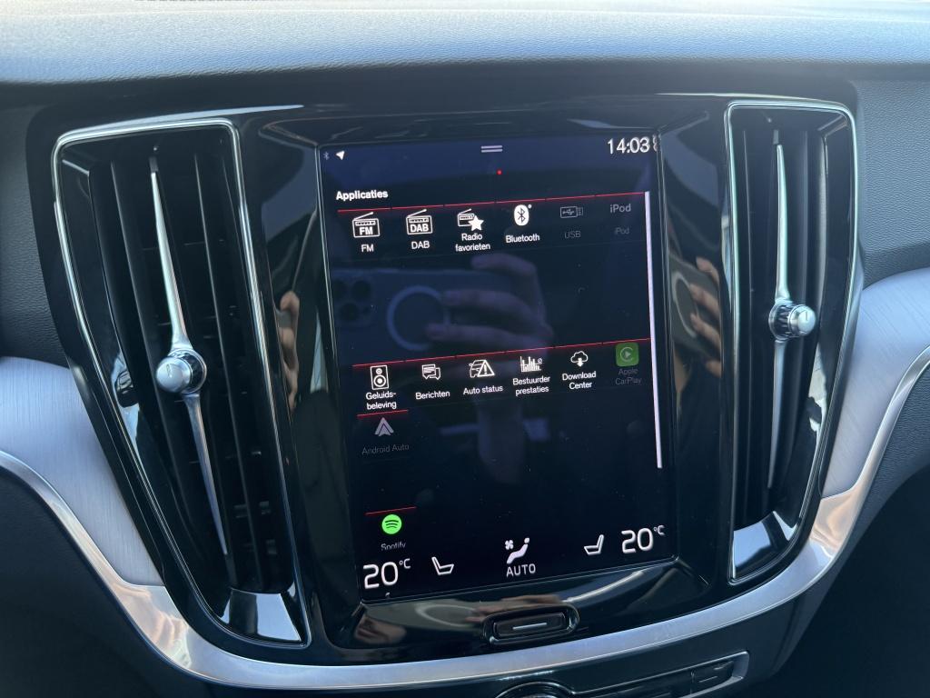 Volvo V60 t6 340pk recharge r-design| full options! trekhaak