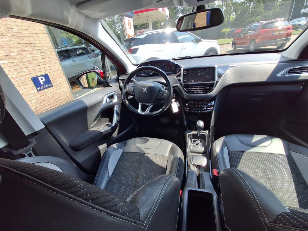 Peugeot 2008 1.2 pt 110pk allure eat6 automaat navigatie | achteruitrijcame