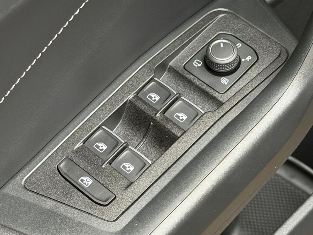 Volkswagen T-roc 1.5 tsi 150pk dsg r-line | camera | keyless | elek. achter