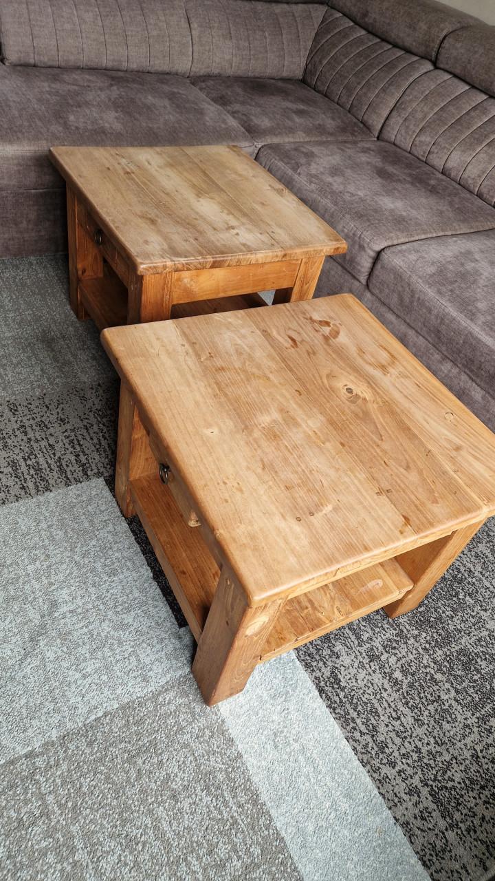 2 teakhouten salontafels