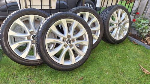 Mazda Velgen met winterbanden 19"