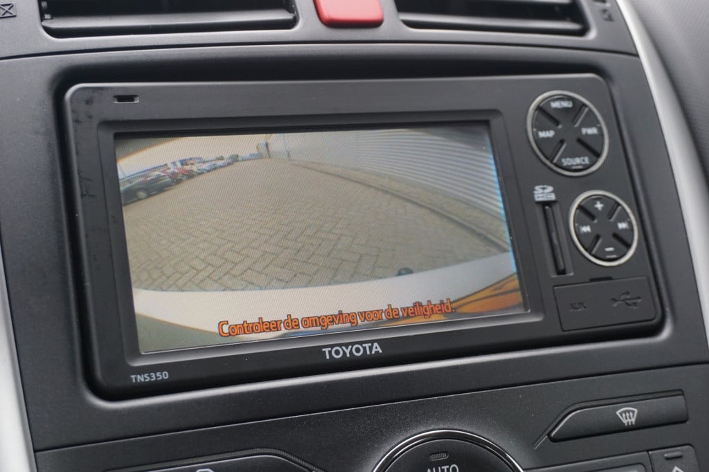 Toyota Auris 1.8 full hybrid aspiration automaat - airco / navi / cruise / 