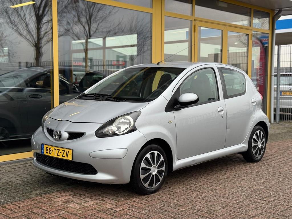Toyota Aygo 1.0-12v +